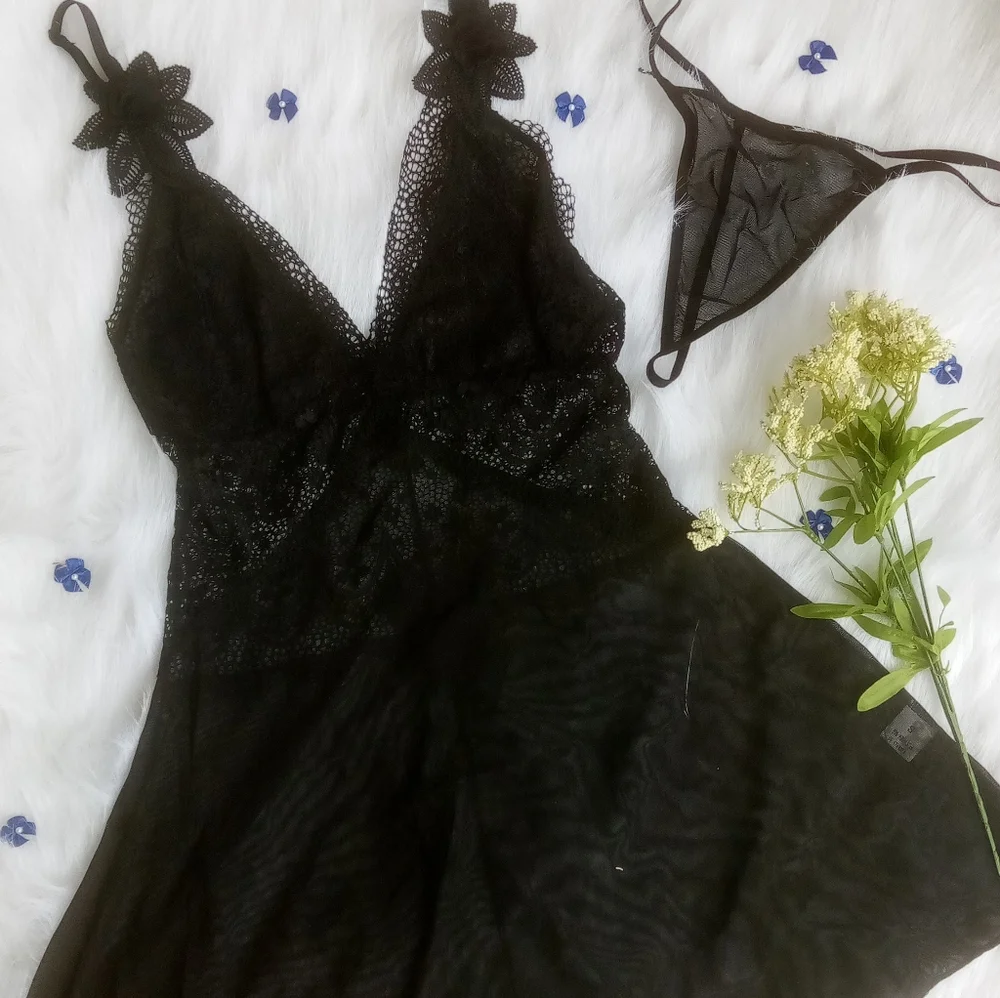 Lingerie - Picture 1 of 1